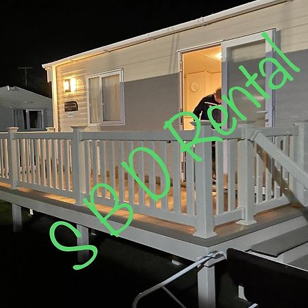 Summer Breeze Deluxe Caravan Rental Saint Osyth Eksteriør billede