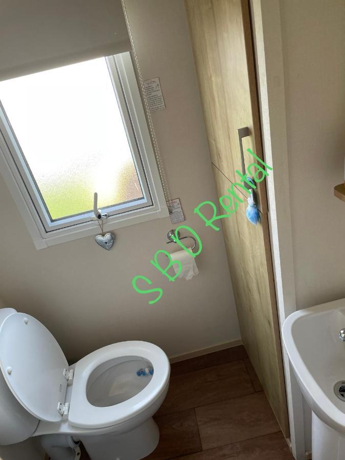 Summer Breeze Deluxe Caravan Rental Saint Osyth Eksteriør billede