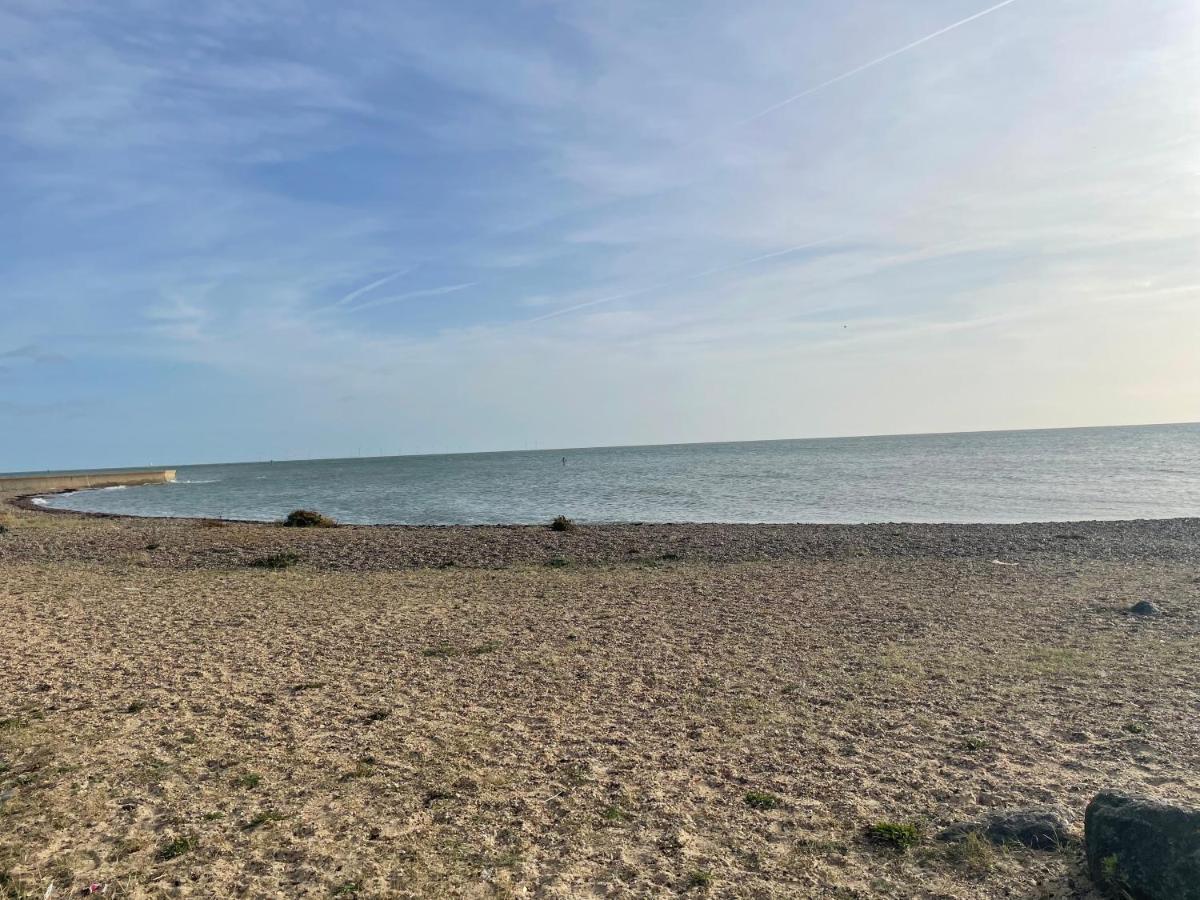 Summer Breeze Deluxe Caravan Rental Saint Osyth Eksteriør billede