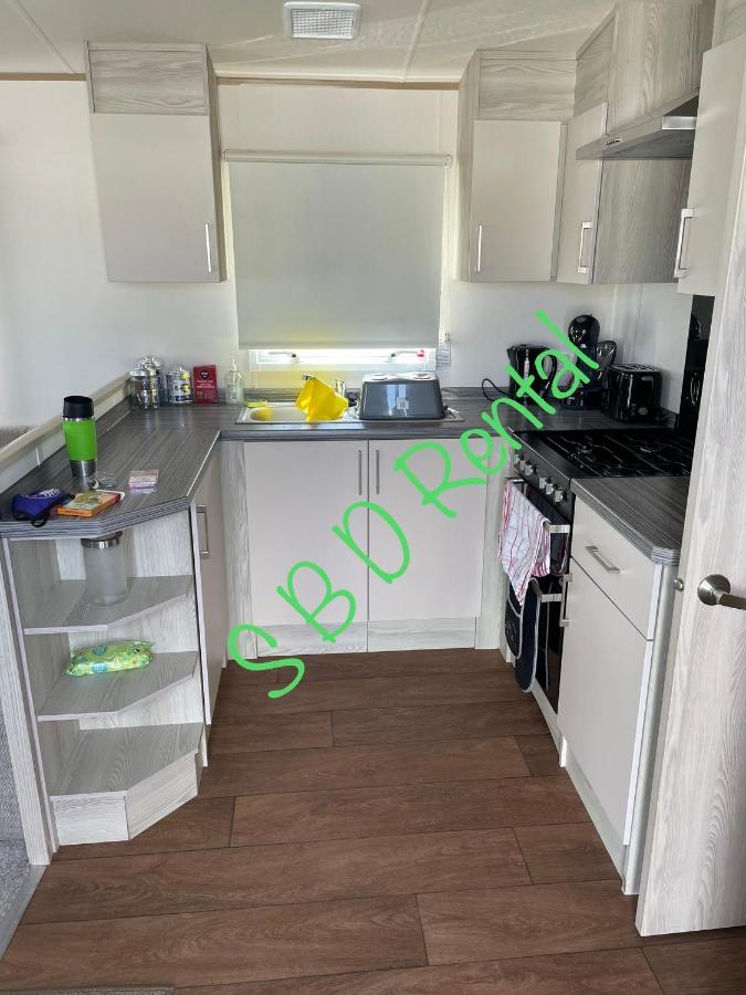 Summer Breeze Deluxe Caravan Rental Saint Osyth Eksteriør billede
