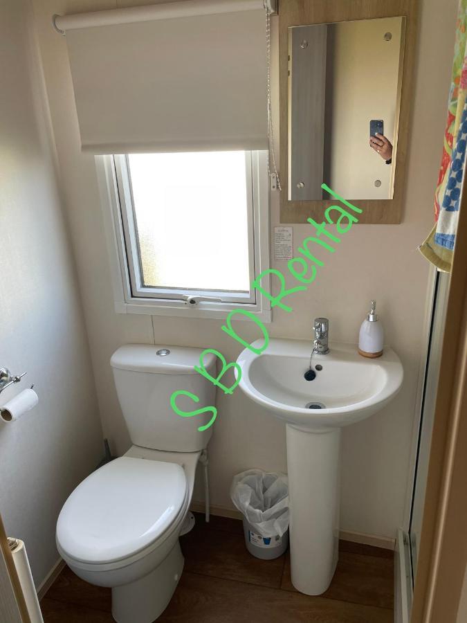 Summer Breeze Deluxe Caravan Rental Saint Osyth Eksteriør billede