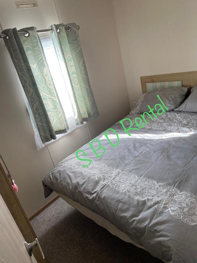 Summer Breeze Deluxe Caravan Rental Saint Osyth Eksteriør billede