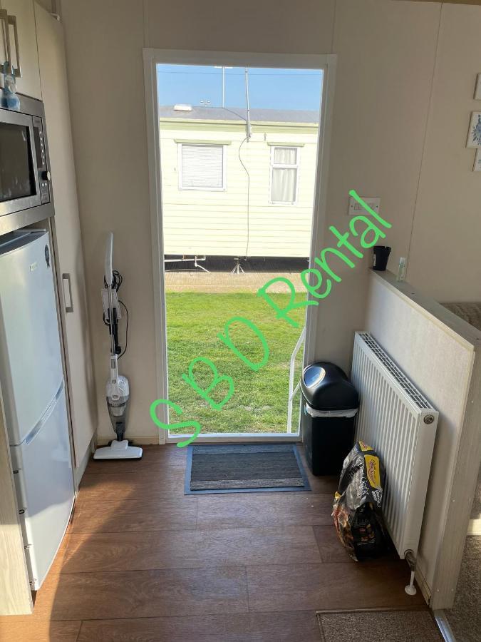 Summer Breeze Deluxe Caravan Rental Saint Osyth Eksteriør billede
